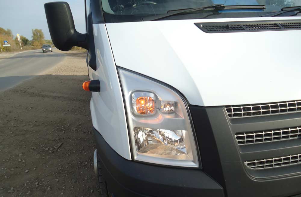 Действия в чрезвычайных ситуациях Ford B-Max с 2012 г. Замена ламп